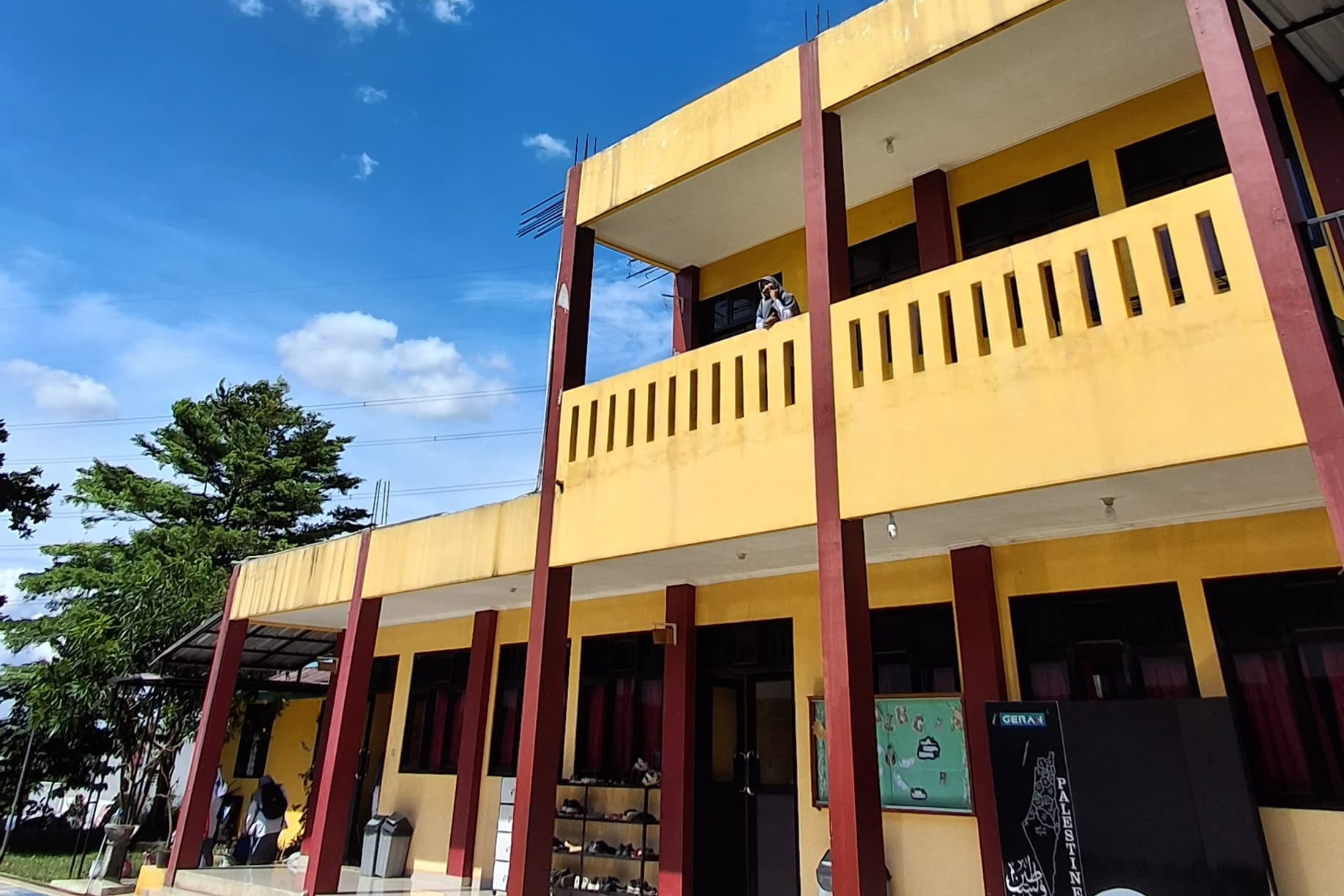Gedung SMPIT Ruhama
