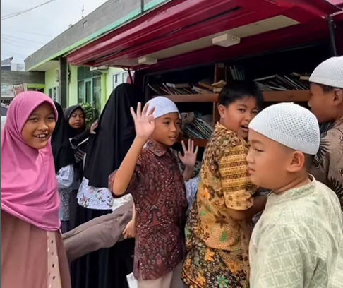 Serunya Hari Saat Perpustakaan Keliling Datang ke SDIT Ruhama